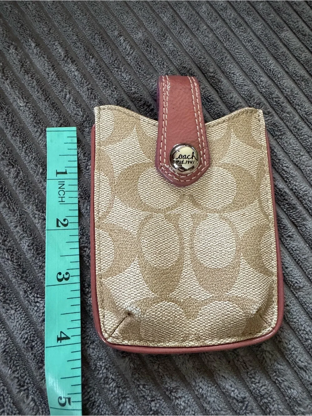 COACH Signature C Electronic Case Tan Pink Patent Leather Card Lip Gloss Y2K